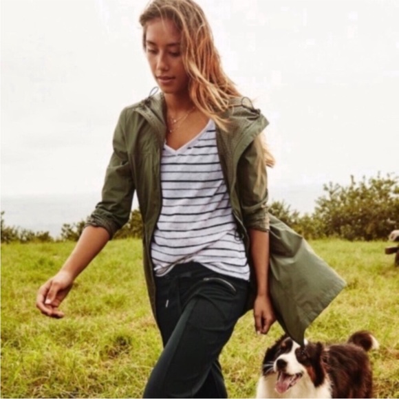 ATHLETA Rain Coat Overcloud Hooded Jacket XXS NEW - Picture 2 of 9
